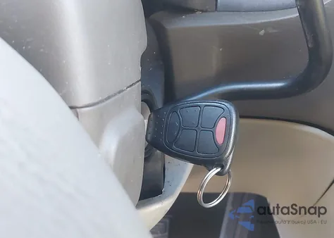 2005 Chrysler Town & Country Touring from USA, damaged, VIN 2C4GP54LX5R486857